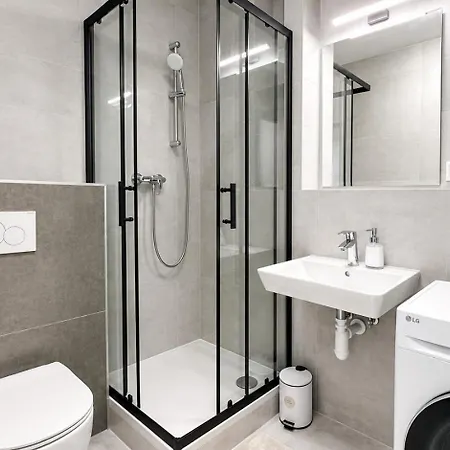 1 With Ac, Vienna Gate 1 Апартаменты